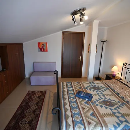 Appartamento In Neapoli